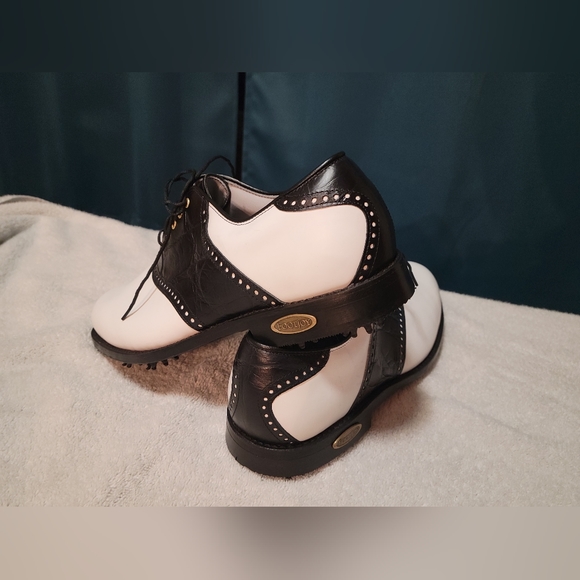 Chaussures De Golf FootJoy Classic Noir - 10,5 C LaRossa - Restaurées